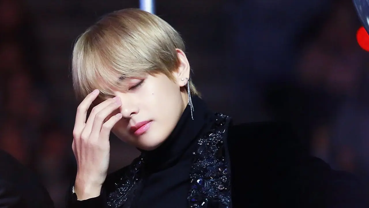 [Bintang] Dinobatkan Jadi Pria Tertampan Sedunia, Ini 8 Foto V BTS