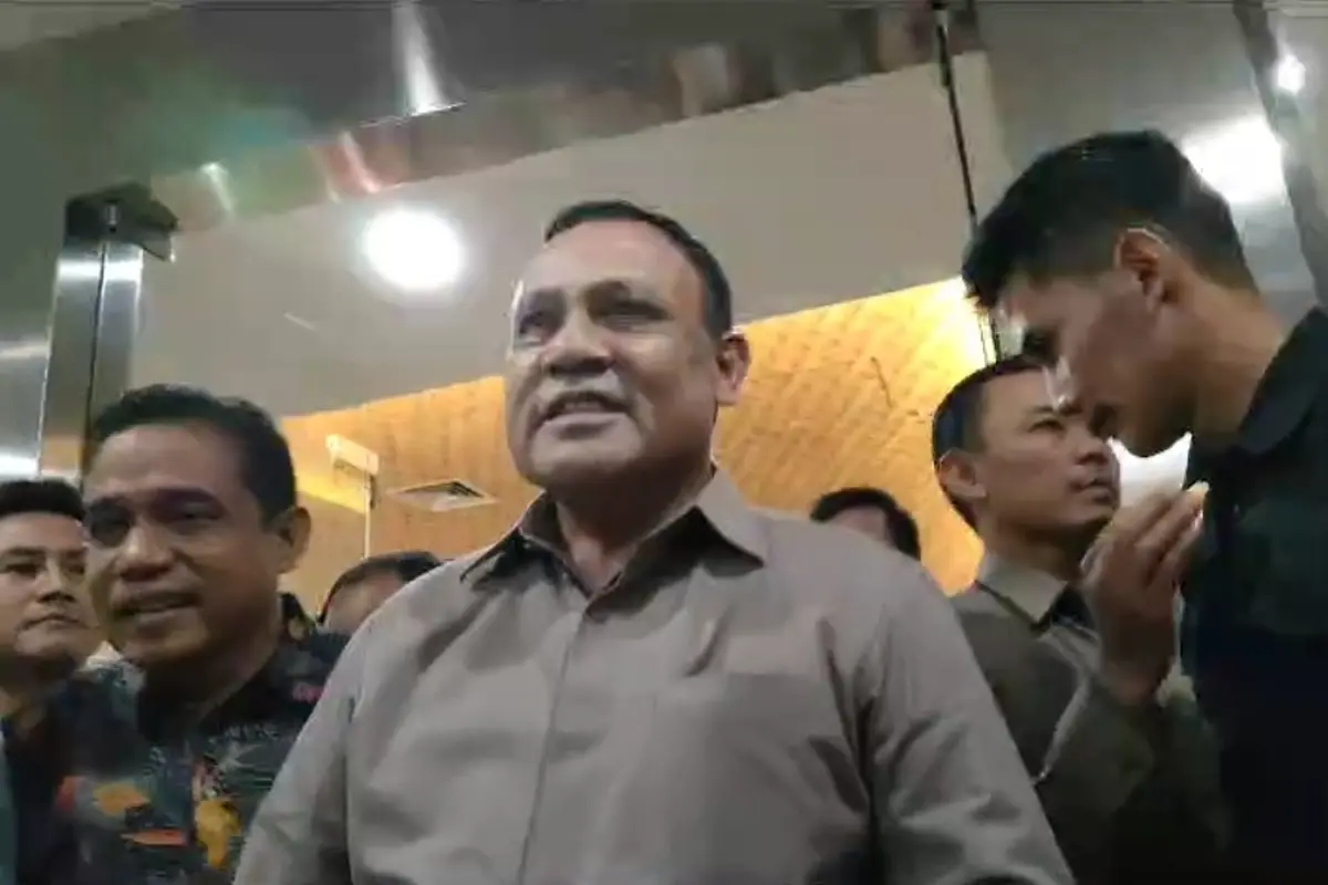 Ketua Komisi Pemberantasan Korupsi (KPK) non-aktif Firli Bahuri di Bareskrim Polri, Jumat (1/12) (Bachtiarudin Alam/Merdeka.com)