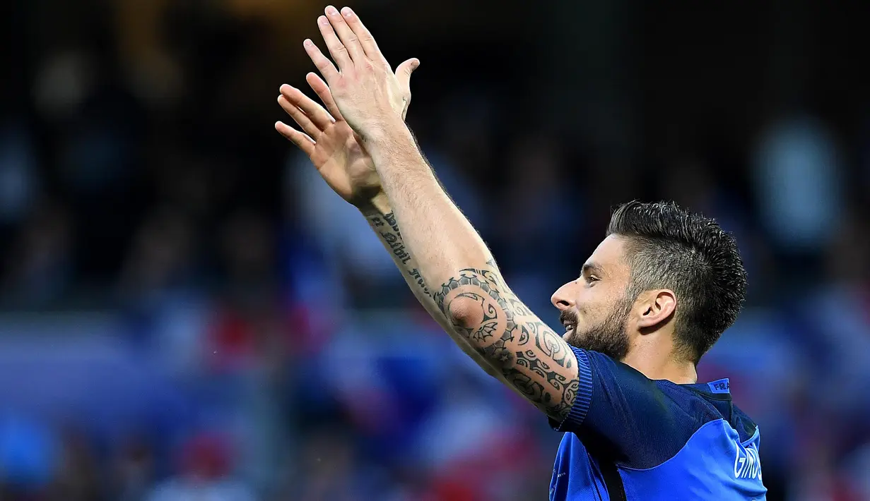 Olivier Giroud merayakan golnya ke gawang Skotlandia  berfoto pada laga persahabatan Prancis vs Skotlandia di Stadion St Symphorien, Longeville-les-Metz, Prancis, (4/6/2016), Prancis menang 3-0.  (AFP/Franck Fife)