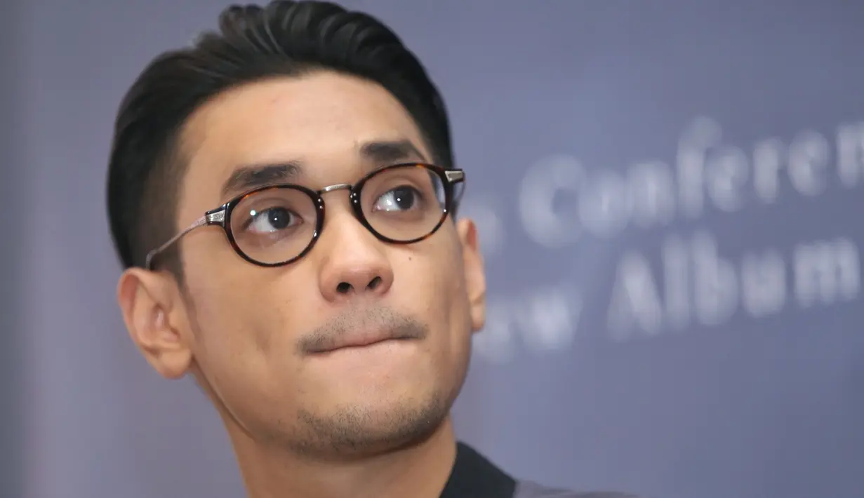 Selama berkarier didunia musik, Afgan Syahreza terbilang sukses. 10 tahun sudah ikut meramaikan industri musik. Penyanyi 28 tahun itu juga bisa menjaga kosistensinya dalam karier. (Nurwahyunan/Bintang.com)