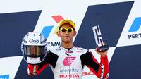 Veda Ega Pratama tampil memuaskan pada pada 2 race ajang Idemitsu Asia Talent Cup (IATC) Seri ke-3 di Mandalika International Street Circuit, Lombok, 14-15 Oktober 2023. (Dok AHM)