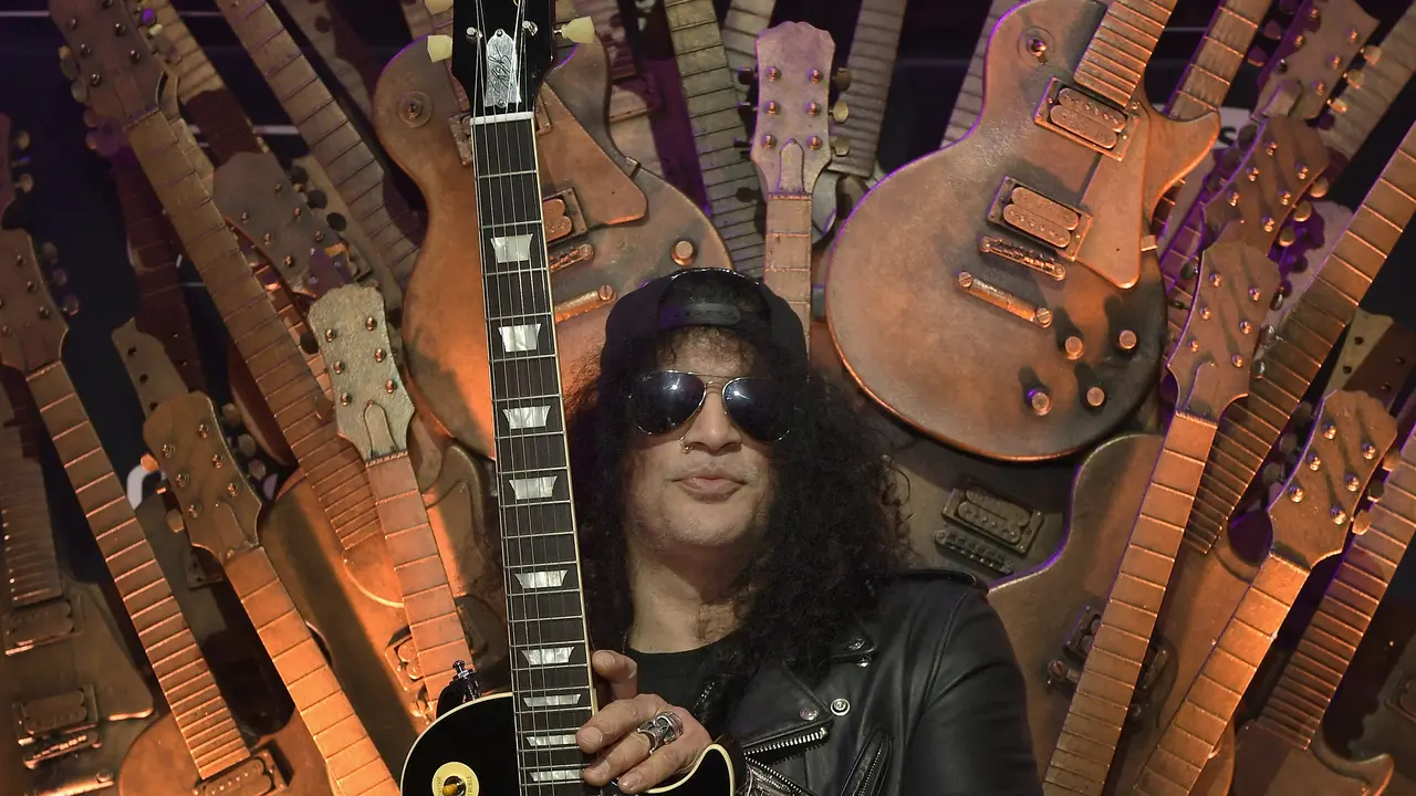 [Bintang] Slash