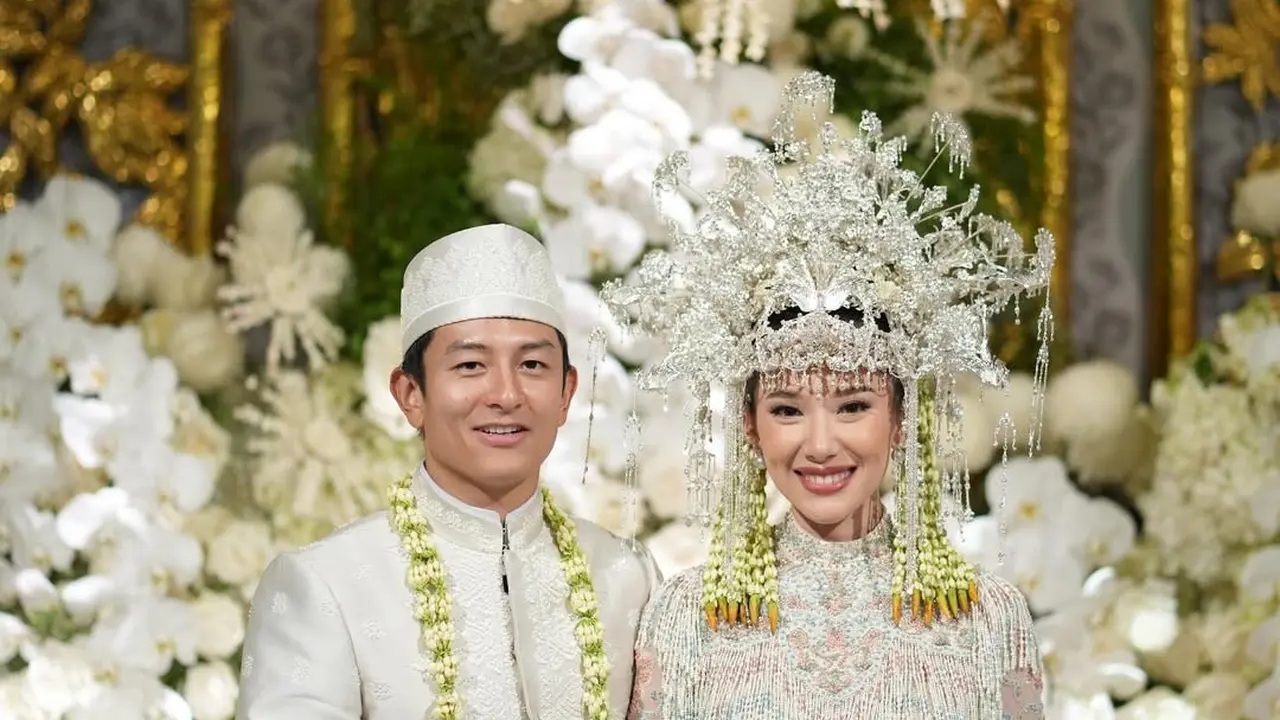 6 Potret Cantik Athina Papadimitriou Menikah dengan Rio Haryanto, Detail Makeup-nya Super Flawless