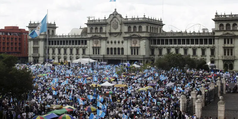 20150827-Tersandung Korupsi, Warga Tuntut Presiden Guatemala Mundur