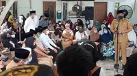 Wali Kota Medan, Bobby Nasution, melayat ke rumah duka Shaula Arindianti, istri Wakil Wali Kota Medan, Aulia Rachman, yang meninggal dunia