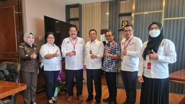 Satgas Penanganan Koperasi Bermasalah Kementerian Koperasi dan UKM beraudiensi dengan Wakil Ketua Jaksa Agung Sunarta.