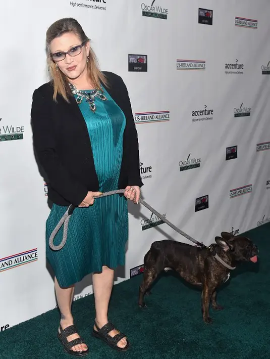 Kepergian Carrie Fisher disusul oleh sang ibu, Debbie Reynolds yang meninggal dunia satu hari setelah kepergian Carrie. (AFP/Bintang.com)