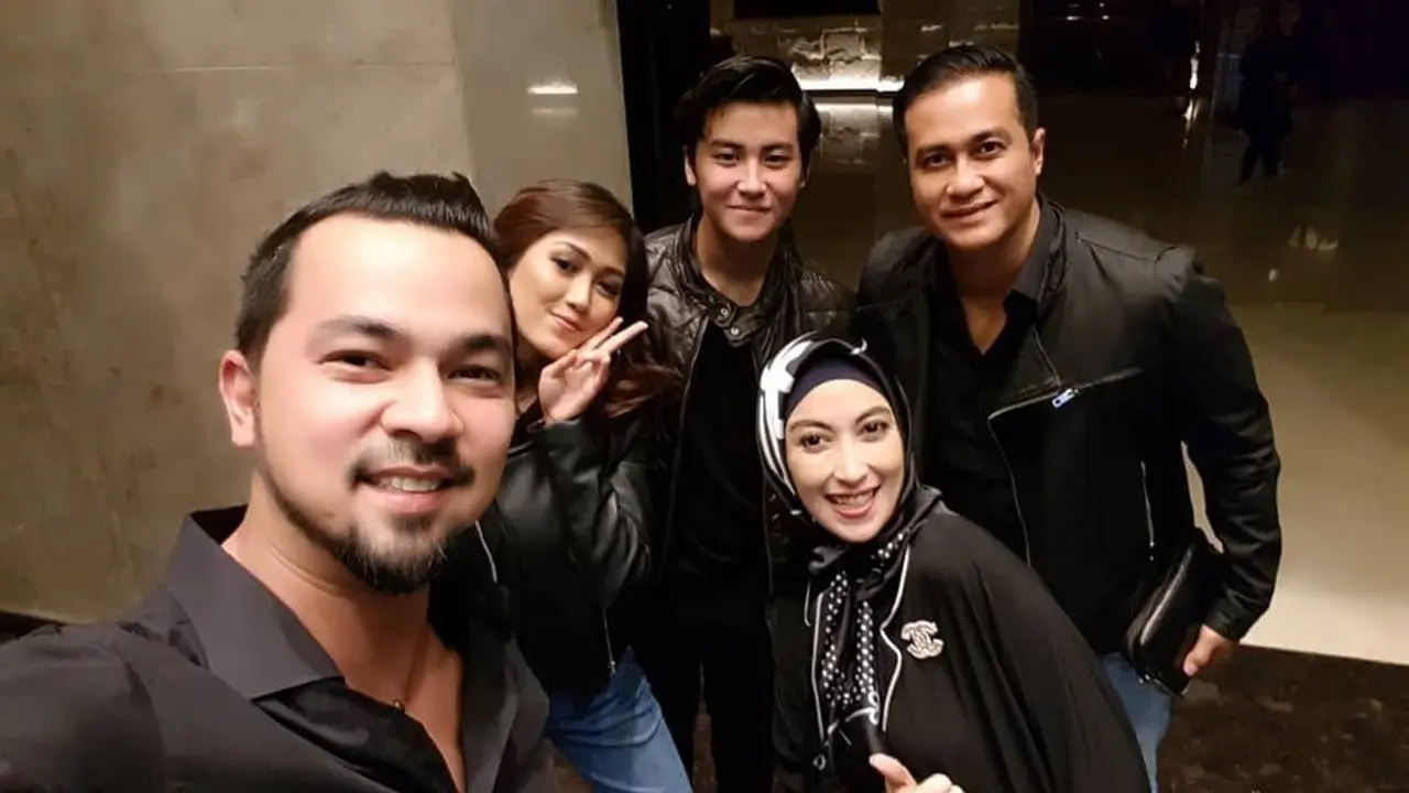 [Bintang] Annisa Trihapsari-Adjie Pangestu