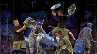 STOMP yang telah menjadi fenomena di dunia teater dan musik, akan beraksi pada 1 hingga 6 Oktober 2014 di Taman Ismail Marzuki, Jakarta.