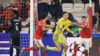 Kiper Benfica, Anatoliy Trubin, mencetak gol penentu saat menghadapi Real Madrid pada lanjutan Liga Champions 2025/2026, Kamis (29/1/2026). (PATRICIA DE MELO MOREIRA / AFP)