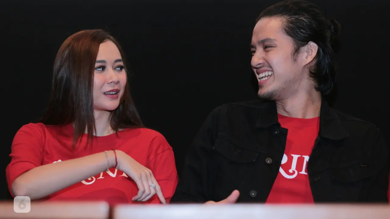[Bintang] Aura Kasih