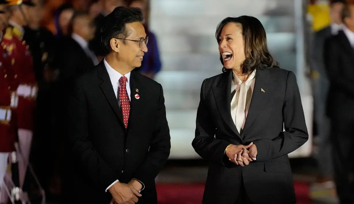 <p>Kamala Harris sediri diagendakan hadir dalam rangkaian kegiatan KTT ASEAN di JCC pada Rabu (6/7). (AP Photo/Achmad Ibrahim, Pool)</p>