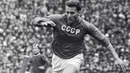 Viktor Ponedelnik adalah pemain Uni Soviet yang meraih sepatu emas saat Piala Eropa 1960 yang diikuti oleh 4 negara. (www.squawka.com) 