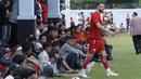 Pemain baru Persija, Marko Simic, saat mengikuti sesi latihan di Lapangan Sutasoma Halim, Jakarta, Jumat (29/12/2017). Striker asal Kroasia itu dikontrak Macan Kemayoran selama dua musim ke depan. (Bola.com/M Iqbal Ichsan)