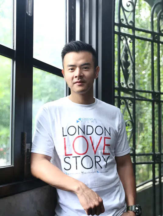 Saat peluncuran film 'London Love Story', Dion mengatakan sangat senang syuting di London. Pengalaman pertama di London, yang kebetulan sedang musim gugur. (Andy Masela/Bintang.com)