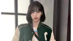 Melalui akun Instagram pribadinya, Lalisa Manoban terbilang cukup aktif mengunggah gaya penampilannya. Bahkan, gaya casual yang diunggah oleh Lisa Blackpink pun tak lepas dari perhatian banyak netizen. (Liputan6.com/IG/@lalalalisa_m)