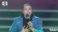 Penampilan Azmirul Azman Begitu Ekspresif di Panggung D'Academy Asia 5 Hingga Mendapatkan 4 Standing Ovation. sumberfoto: Indosiar