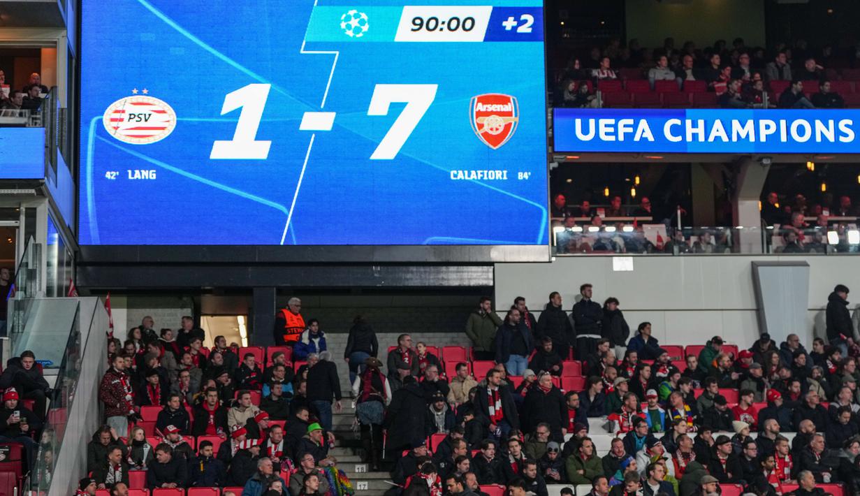 Arsenal sukses menghajar PSV Eindhoven dengan skor telak 7-1 dalam laga leg pertama 16 besar Liga Champions 2024/2025 yang digelar di Philips Stadion, Rabu (5/3/2025) dini hari WIB. (AP Photo/Peter Dejong)