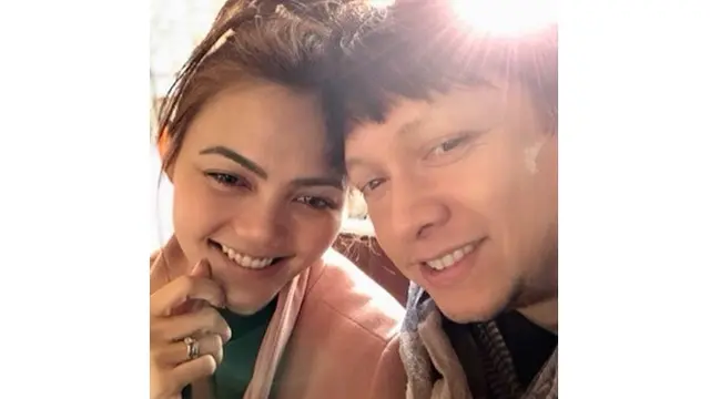 6 Momen Mesra Rina Nose dan Josscy Aartsen Setelah Menikah, Semakin Lengket