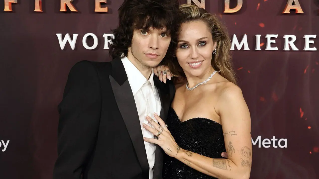 Miley Cyrus and Maxx Morando Are Officially Engaged, Diamond Ring Becomes the Spotlight!