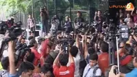 [VIDEO] Ratu Atut Keluar dari KPK, Polisi Vs Jurnalis Ricuh