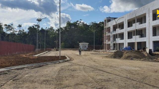 Pos Lintas Batas Negara (PLBN) Terpadu Yetetkun di Kabupaten Boven Digoel, Provinsi Papua. (Dok. Kementerian PUPR)