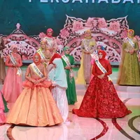 Meiyola Berlina dinobatkan sebagai Puteri Persahabatan Puteri Muslimah Indonesia 2017. (Adrian Putra/Bintang.com)
