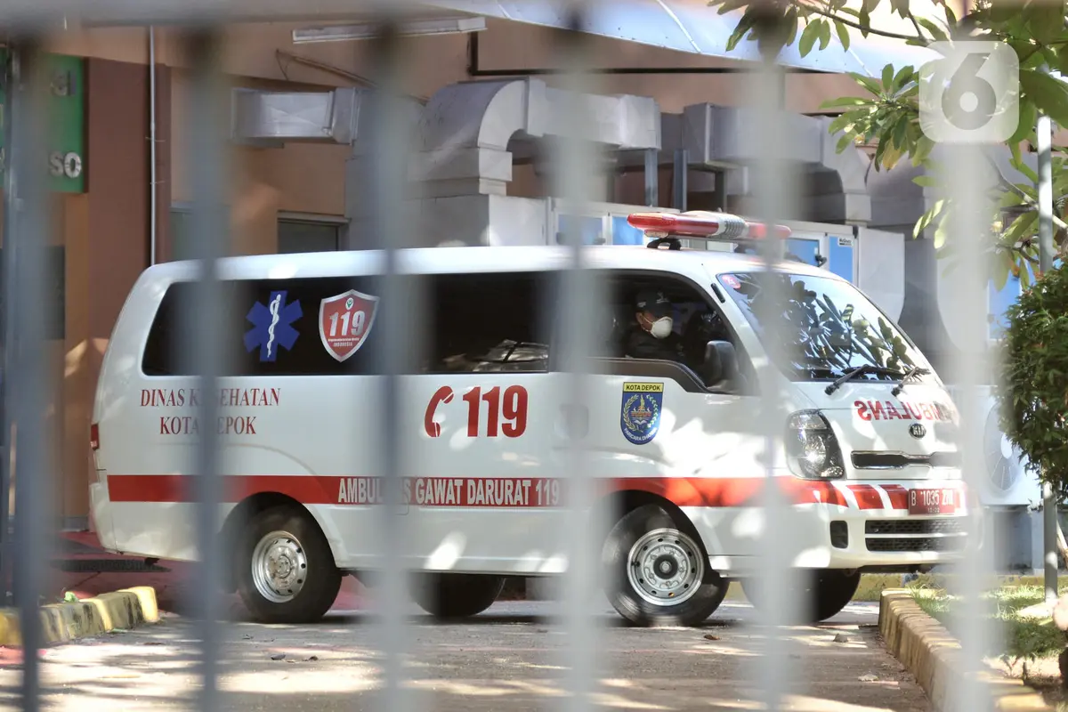 Kerabat Pasien Corona Depok Dibawa ke RSPI Sulianti Saroso