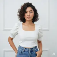Model Rambut Pendek Curly Wanita. Foto: Gemini