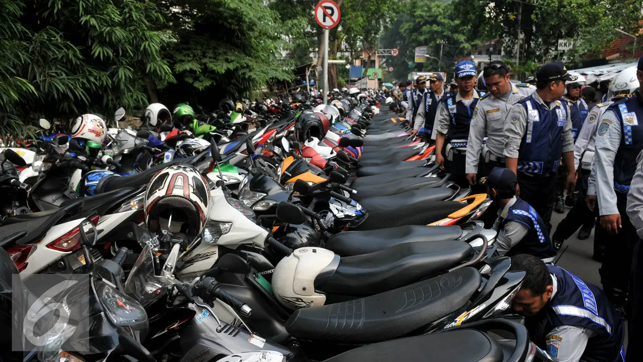 Dishub Kembali Tertibkan Parkir Liar di Tanah Abang