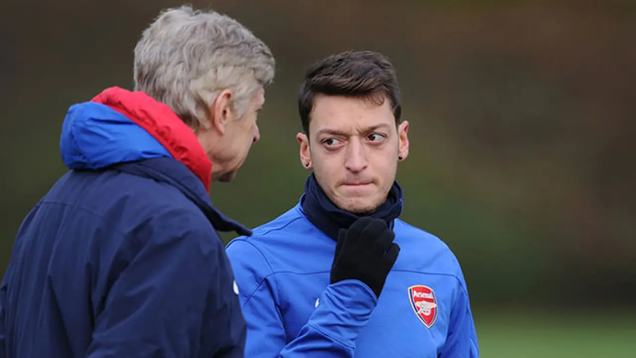 Arsene Wenger dan Mesut Ozil