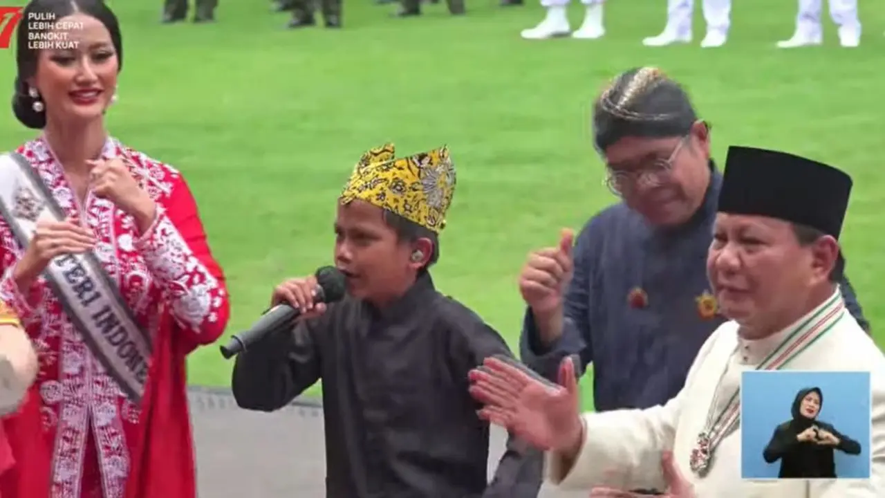 Menteri Pertahanan Prabowo Subianto ikut berjoget dengan Farel di Istana Negara. (Istimewa)
