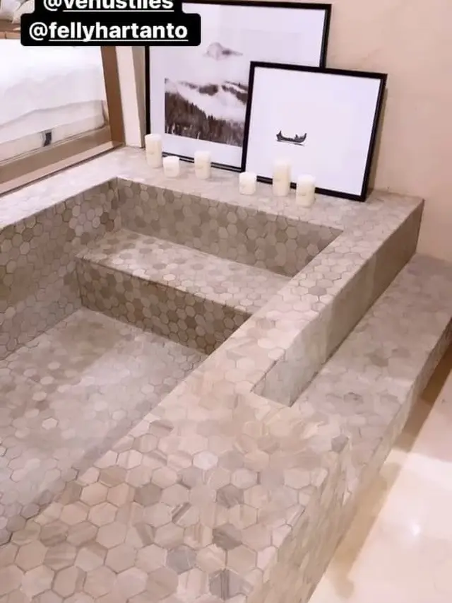 Kamar Cut Meyriska dan Roger Danuarta
