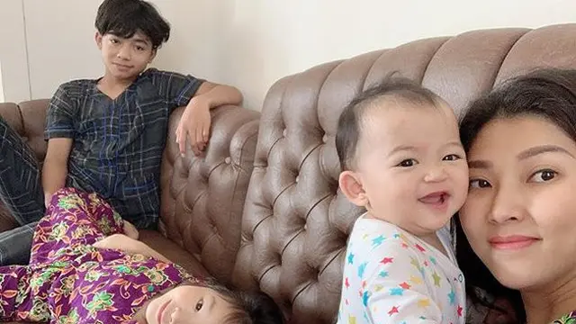 7 Potret Sarwendah dan Thalia Putri Onsu Kompakan Pakai Daster