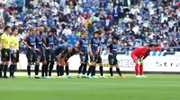 Para pemain Gamba Osaka dalam sebuah penampilan di J1 League 2023. (Bola.com/J1 League)