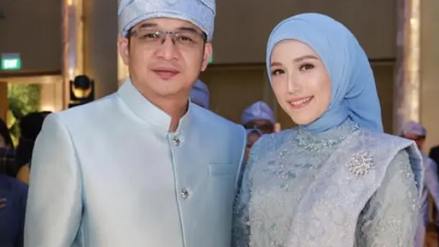 Gaya Couple Tamu Undangan Pernikahan Putri Zulhas dan Zumi Zola. [@adeliapashaofficial]