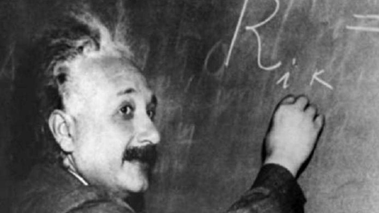 Mengapa Bahasa Inggris Dominan di Kancah Internasional?