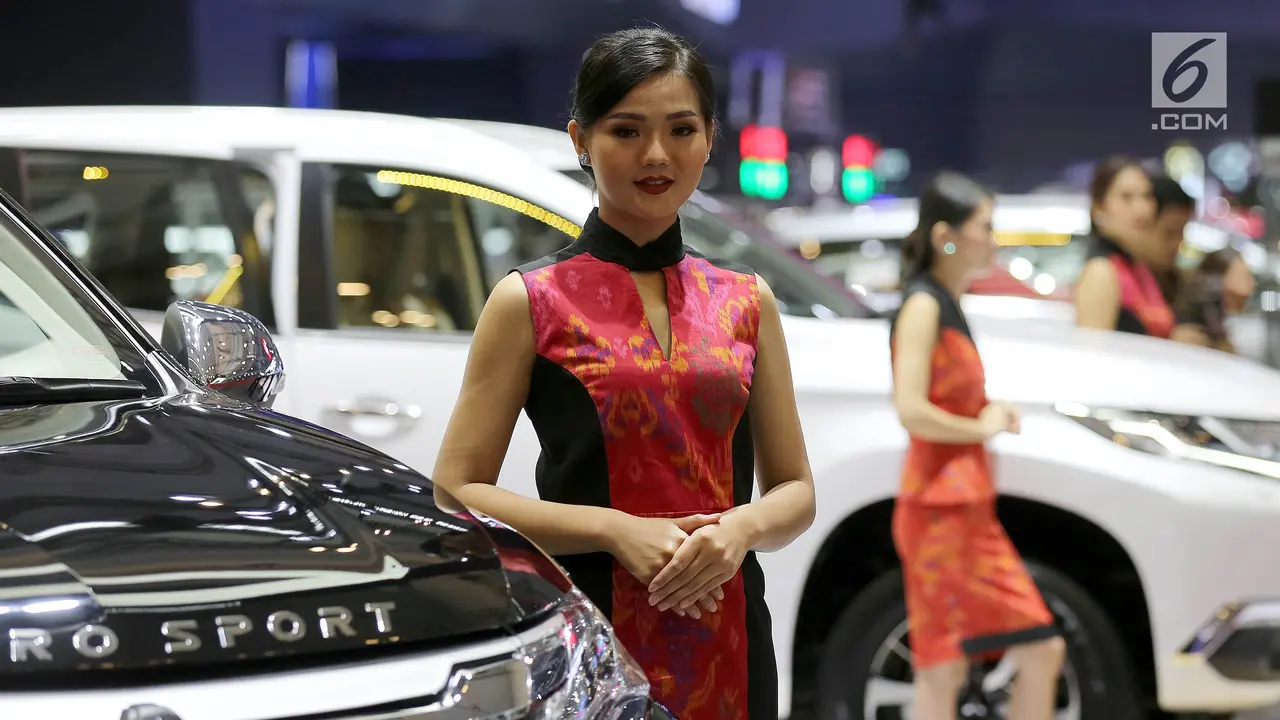 Pesona Model Cantik Hiasi Pameran Mobil GIIAS 2018
