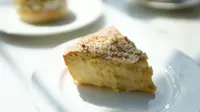 Torta della nonna, keik dengan cita rasa lemon yang merupakan hidangan khas Toskana, Italia. (Foto: Istimewa)