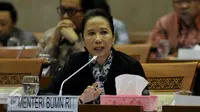 Menteri BUMN Rini Soemarno saat mengikuti Rapat Kerja dengan Komisi VI, Jakarta, Selasa (6/10/2015). Komisi VI menyetujui tambahan penyertaan modal negara (PMN) kepada 23 BUMN senilai Rp.34,32 triliun.(Liputan6.com/Johan Tallo)