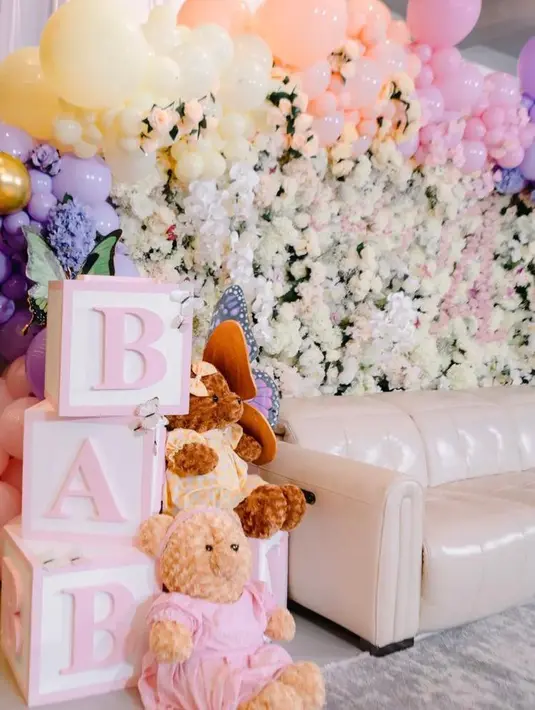 “Pink in everywhere” menjadi konsep untuk dekorasi penyambutan baby Ameena. (Instagram/ghazplanner.co).