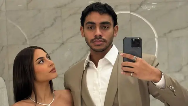 Valerie Thomas saat Dampingi Putra Bungsu Zulkifli Hasan di Pernikahan Zumi Zola dan Putri Zulhas. [@rafihaikal123]