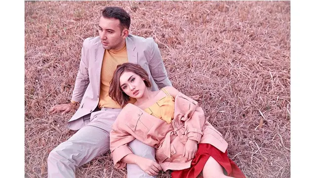 7 Gaya Mesra Cita Citata dengan Sang Kekasih, Foto Bak Prewedding