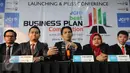 President JCI Jakarta, M Hadi Nainggolan (tengah) memberikan keterangan jelang digelarnya Best Business Plan Competition 2016 JCI Indonesia di IDEAL Business Center, Jakarta Timur, Minggu (12/6). (Liputan6.com/Helmi Afandi)