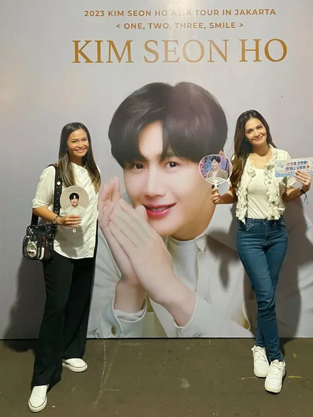 Kim Seon Ho menggelar fan meeting di Jakarta pada 2 dan 3 Juni 2023, Ersa Mayori nobar dengan Cut Tary (Foto: instagram ersamayori)