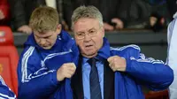 Hiddink: Chelsea Punya Peluang Kalahkan MU