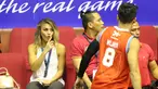 Agnes Monica memberikan semangat kepada kekasihnya, Wijaya sebelum laga IBL antara Stadium Jakarta vs CLS Knight di Hall A Senayan, Jakarta, Rabu (13/1/2016). (Bola.com/NIcklas Hanoatubun)