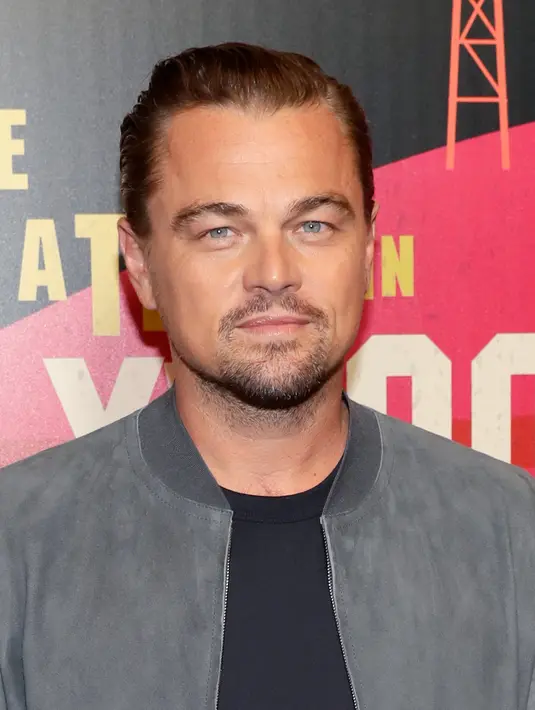 Aktor Leonardo DiCaprio saat menghadiri CinemaCon 2018 di Las Vegas, Nevada AS, 23 April 2018. Leonardo masuk daftar 100 pria tertampan di dunia bersaing dengan pebulu tangkis Indonesia, Jonatan Christie. (ISAAC BREKKEN/GETTY IMAGES NORTH AMERICA/AFP)