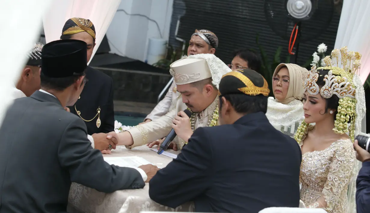 "Ananda mohon kepada papa untuk menikahkan ananda dengan calon suami ananda, Rangga Ilham Suseno," lanjutnya. (Adrian Putra/Bintang.com)