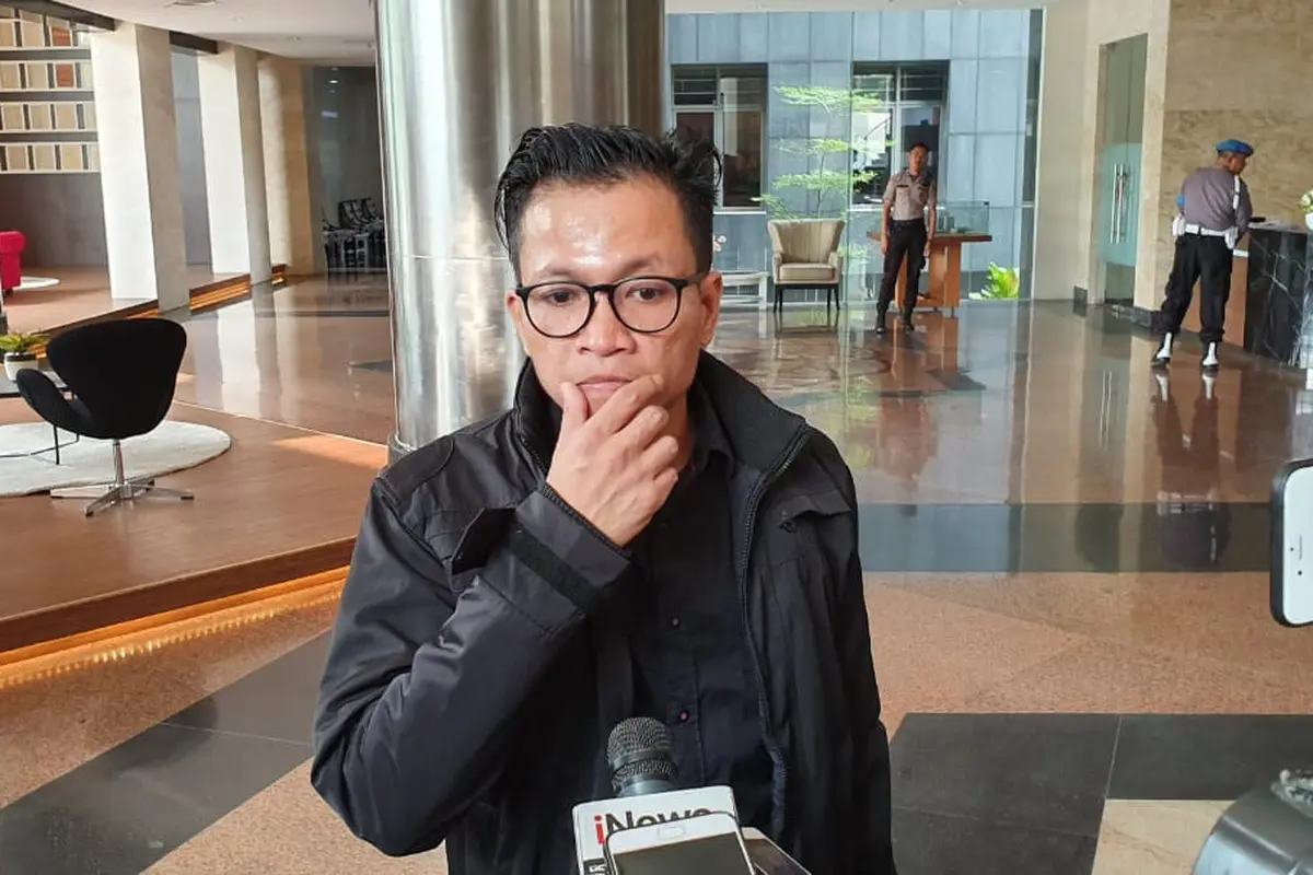 Direktur Eksekutif Amnesty International Indonesia Usman Hamid menyambangi Gedung Promoter Polda Metro Jaya, Selasa (9/7/2019).